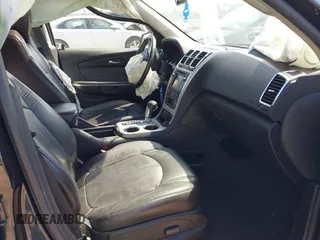 2010 GMC Acadia SLT1 with VIN 1GKLVMED7AJ231527, listed as a IAAI auction lot 41877248 with 148,072 mi miles. Bid and sale history available at carsss.com. Image 5.
