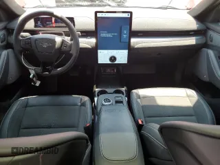 2024 Ford Mustang Mach-E GT с VIN 3FMTK4SX2RMA31037, выставлен на аукционе Copart как лот 56558025 с пробегом 6 833 миль миль и Списание • Salvage title. История ставок и продаж доступна на DreamBid. Изображение 8.