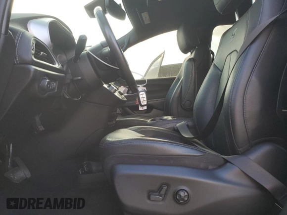 2021 Chrysler Pacifica Touring L with VIN 2C4RC1BG9MR607542, listed as a Copart auction lot 51305855 with 49,642 mi miles and Salvage Title. Bid and sale history available at DreamBid. Image 7.