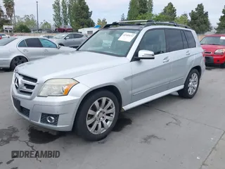 2010 Mercedes-Benz GLK GLK 350 with VIN WDCGG8HB1AF486972, listed as a IAAI auction lot 42109132 with 177,747 mi miles. Bid and sale history available at carsss.com. Image 2.