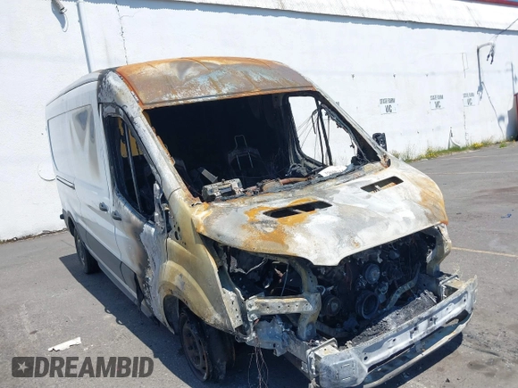 2020 Ford Transit Cargo with VIN 1FTBR1C80LKA75599, listed as a IAAI auction lot 39698416 with Not Provided miles. Bid and sale history available at carsss.com. Image 1.