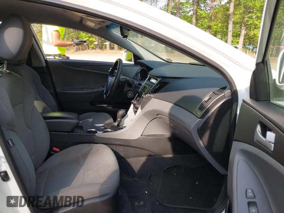 2014 Hyundai Sonata GLS with VIN 5NPEB4AC6EH812820, listed as a IAAI auction lot 42098470 with 172,035 mi miles and . Bid and sale history available at carsss.com. Image 5.
