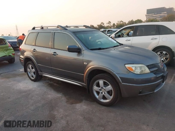 2005 Mitsubishi Outlander XLS with VIN JA4LX41F75U022428, listed as a IAAI auction lot 40293668 with 190,917 mi miles. Bid and sale history available at carsss.com. Image 1.