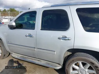 2012 GMC Yukon Denali with VIN 1GKS1EEF0CR256515, listed as a IAAI auction lot 41079993 with 207,470 mi miles. Bid and sale history available at carsss.com. Image 14.