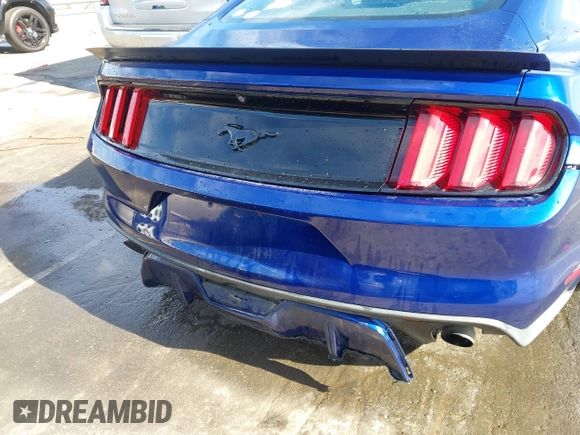 2016 Ford Mustang EcoBoost z VIN 1FA6P8TH0G5206167, wystawiony jako IAAI lot #41833768 z przebiegiem 101 181 mil mil oraz . Historia ofert i sprzedaży dostępna na DreamBid. Obrazek 6.