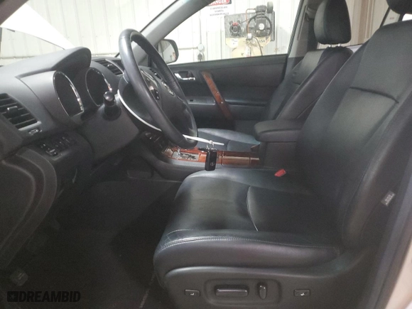 2011 Toyota Highlander Limited with VIN 5TDYK3EH7BS044168, listed as a Copart auction lot 79694924 with 29,903 mi miles and Salvage Title. Bid and sale history available at carsss.com. Image 7.