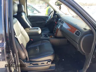 2012 Chevrolet Suburban LT with VIN 1GNSKJE71CR296524, listed as a IAAI auction lot 41394741 with 173,623 mi miles. Bid and sale history available at carsss.com. Image 5.