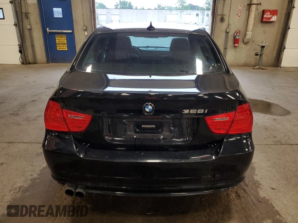 2009 BMW 3 Series 328i xDrive z VIN WBAPK73509A456299, wystawiony jako Copart lot #61068735 z przebiegiem 164 952 mil mil oraz Czysty tytuł • Clean title. Historia ofert i sprzedaży dostępna na DreamBid. Obrazek 6.