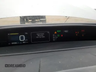 2017 Toyota Prius Plus z VIN JTDKARFP2H3067322, wystawiony jako Copart lot #54196275 z przebiegiem 68 386 mil mil oraz Szkoda całkowita • Salvage title. Historia ofert i sprzedaży dostępna na DreamBid. Obrazek 9.