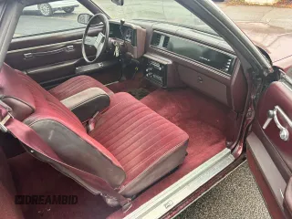 1986 Chevrolet El Camino z VIN 3GCCW80Z0GS907956, wystawiony jako Copart lot #76346574 z przebiegiem 70 946 mil mil oraz Czysty tytuł • Clean title. Historia ofert i sprzedaży dostępna na DreamBid. Obrazek 6.