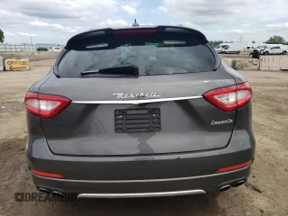 2017 Maserati Levante S z VIN ZN661YUS3HX196812, wystawiony jako Copart lot #69257744 z przebiegiem Nie podano mil oraz Szkoda całkowita • Salvage title. Historia ofert i sprzedaży dostępna na DreamBid. Obrazek 6.