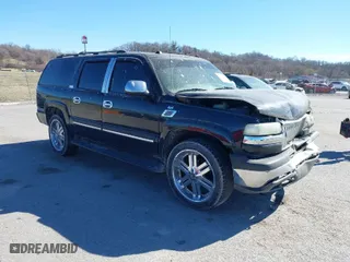 2004 Chevrolet Suburban LS with VIN 1GNFK16Z54J271918, listed as a IAAI auction lot 38862513 with 251,676 mi miles. Bid and sale history available at carsss.com. Image 1.