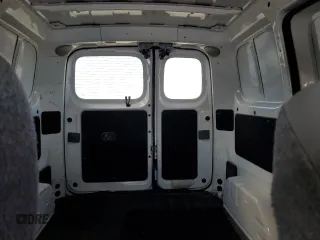 2017 Nissan NV200 SV z VIN 3N6CM0KN9HK703107, wystawiony jako Copart lot #55273234 z przebiegiem 194 548 mil mil oraz Szkoda całkowita • Salvage title. Historia ofert i sprzedaży dostępna na DreamBid. Obrazek 10.