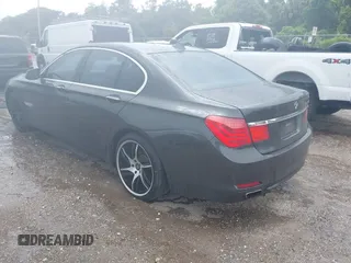 2011 BMW 7 Series 750i xDrive с VIN WBAKC6C54BC394675, выставлен на аукционе IAAI как лот 42394276 с пробегом 207 246 миль миль и . История ставок и продаж доступна на DreamBid. Изображение 3.