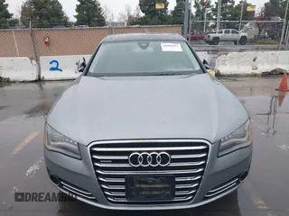 2012 Audi A8 z VIN WAURVAFD5CN008320, wystawiony jako IAAI lot #41508237 z przebiegiem 183 398 mil mil oraz . Historia ofert i sprzedaży dostępna na DreamBid. Obrazek 6.