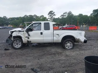 2015 Ford F-250 XLT with VIN 1FT7X2B64FEB25893, listed as a IAAI auction lot 42430677 with 290,675 mi miles and . Bid and sale history available at DreamBid. Image 13.