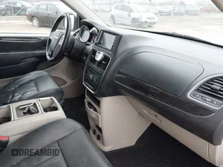 2014 Chrysler Town & Country Touring with VIN 2C4RC1BG8ER255121, listed as a IAAI auction lot 41518676 with 46,087 mi miles. Bid and sale history available at carsss.com. Image 5.