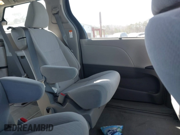 2016 Toyota Sienna LE AAS with VIN 5TDKK3DC6GS696573, listed as a IAAI auction lot 41662041 with 75,363 mi miles. Bid and sale history available at carsss.com. Image 8.