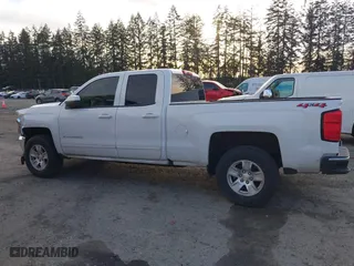 2018 Chevrolet Silverado 1500 LT with VIN 1GCVKREH9JZ188789, listed as a IAAI auction lot 41580133 with 63,322 mi miles. Bid and sale history available at carsss.com. Image 15.