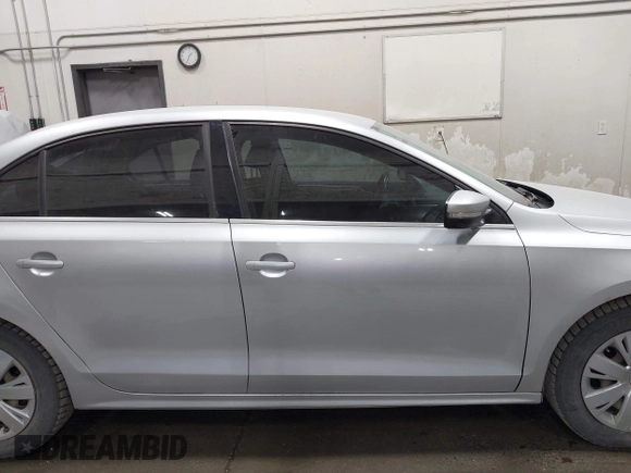 2013 Volkswagen Jetta SE with VIN 3VWDP7AJ9DM428243, listed as a IAAI auction lot 41958029 with 87,761 mi miles and . Bid and sale history available at DreamBid. Image 13.