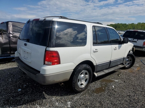 2004 Ford Expedition Special Service with VIN 1FMEU15W04LA49387, listed as a Copart auction lot 52386065 with 322,325 mi miles and Salvage title. Bid and sale history available at DreamBid. Image 3.