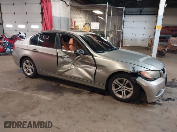 2008 BMW 3 Series 328i z VIN WBAVA37598NL44749, wystawiony jako IAAI lot #42135352 z przebiegiem 132 821 mil mil oraz . Historia ofert i sprzedaży dostępna na DreamBid. Obrazek 6.