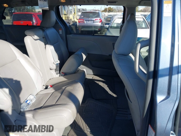 2016 Toyota Sienna XLE with VIN 5TDYK3DC8GS720852, listed as a IAAI auction lot 41341268 with 119,927 mi miles. Bid and sale history available at carsss.com. Image 8.
