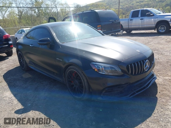 2019 Mercedes-Benz C 63 S AMG with VIN WDDWJ8HBXKF845181, listed as a IAAI auction lot 42147743 with 39,430 mi miles and . Bid and sale history available at DreamBid. Image 1.