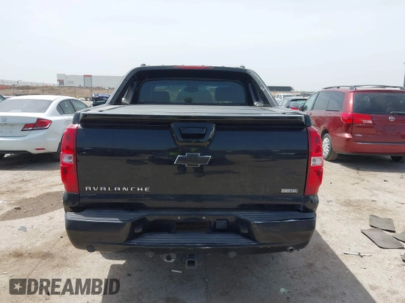 2007 Chevrolet Avalanche 3LT z VIN 3GNEC12017G152396, wystawiony jako IAAI lot #42261163 z przebiegiem Nie podano mil oraz . Historia ofert i sprzedaży dostępna na DreamBid. Obrazek 16.