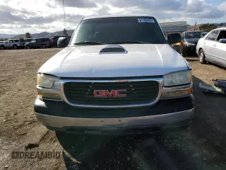 2000 GMC New Sierra 1500 SL with VIN 2GTEC19V8Y1256680, listed as a Copart auction lot 81105434 with 211,162 mi miles and Salvage Title. Bid and sale history available at carsss.com. Image 5.