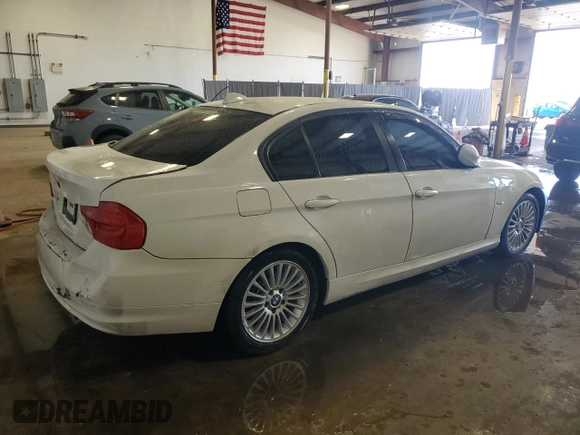 2009 BMW 3 Series 328i z VIN WBAPH57509NM32770, wystawiony jako Copart lot #54171475 z przebiegiem 179 642 mil mil oraz Szkoda całkowita • Salvage title. Historia ofert i sprzedaży dostępna na DreamBid. Obrazek 3.