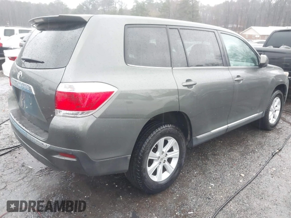 2013 Toyota Highlander with VIN 5TDZA3EHXDS032848, listed as a IAAI auction lot 41757071 with 143,774 mi miles and . Bid and sale history available at DreamBid. Image 4.