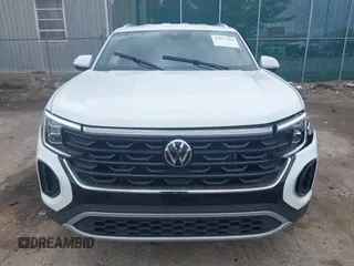 2024 Volkswagen Atlas SE с VIN 1V2HE2CAXRC235388, выставлен на аукционе IAAI как лот 42077564 с пробегом 18 582 миль миль и . История ставок и продаж доступна на DreamBid. Изображение 12.