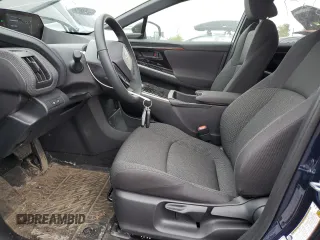 2024 Toyota bZ4X XLE z VIN JTMAAAAA4RA046775, wystawiony jako Copart lot #58128015 z przebiegiem 9068 mil mil oraz Szkody całkowita. Historia ofert i sprzedaży dostępna na DreamBid. Obrazek 7.