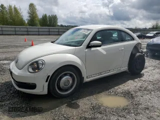2013 Volkswagen Beetle 2.5L with VIN 3VWJP7AT9DM675704, listed as a Copart auction lot 53384125 with 27,902 mi miles and Salvage Title. Bid and sale history available at DreamBid. Image 1.