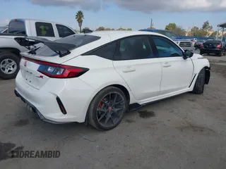 2024 Honda Civic Type R z VIN JHMFL5G42RX003041, wystawiony jako IAAI lot #41548644 z przebiegiem 7 395 mil mil oraz . Historia ofert i sprzedaży dostępna na DreamBid. Obrazek 4.
