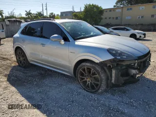 2019 Porsche Cayenne E-Hybrid with VIN WP1AE2AY0KDA50140, listed as a Copart auction lot 46810765 with 68,162 mi miles and Salvage title. Bid and sale history available at DreamBid. Image 4.