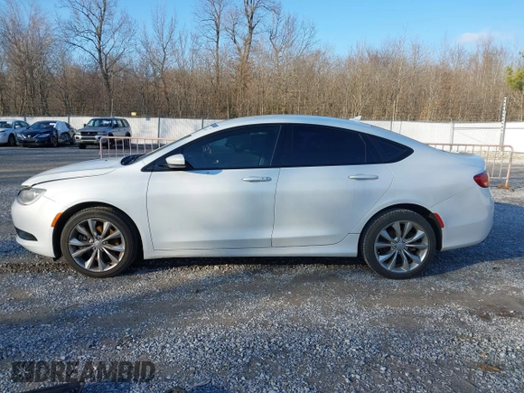2015 Chrysler 200 S with VIN 1C3CCCBG5FN699500, listed as a IAAI auction lot 41544234 with 171,864 mi miles and . Bid and sale history available at carsss.com. Image 14.