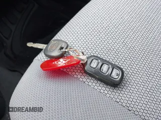 2006 Toyota Matrix STD z VIN 2T1LR30E66C561804, wystawiony jako IAAI lot #41344014 z przebiegiem 198 005 mil mil oraz . Historia ofert i sprzedaży dostępna na DreamBid. Obrazek 11.
