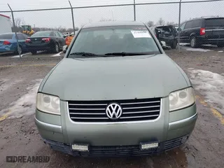 2003 Volkswagen Passat GLS with VIN WVWPD63B33E022262, listed as a IAAI auction lot 41466620 with 249,726 mi miles. Bid and sale history available at carsss.com. Image 6.