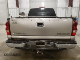 2003 Chevrolet Silverado 1500HD LT z VIN 1GCGK13U93F134049, wystawiony jako Copart lot #77205124 z przebiegiem 260 001 mil mil oraz Szkoda całkowita • Salvage title. Historia ofert i sprzedaży dostępna na DreamBid. Obrazek 6.