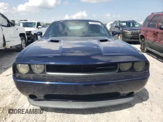 2013 Dodge Challenger SXT z VIN 2C3CDYAG4DH676114, wystawiony jako Copart lot #55225035 z przebiegiem Nie podano mil oraz Szkody całkowita. Historia ofert i sprzedaży dostępna na DreamBid. Obrazek 5.