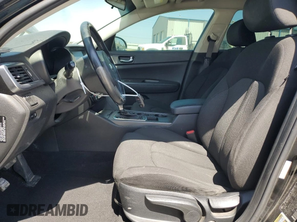 2017 Kia Optima z VIN KNAGT4LC9H5004756, wystawiony jako Copart lot #52633015 z przebiegiem 124 965 mil mil oraz Czysty tytuł • Clean title. Historia ofert i sprzedaży dostępna na DreamBid. Obrazek 7.