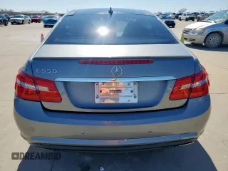 2013 Mercedes-Benz E 550 z VIN WDDKJ7DB2DF185221, wystawiony jako Copart lot #46953475 z przebiegiem 89 156 mil mil oraz Szkoda całkowita • Salvage title. Historia ofert i sprzedaży dostępna na DreamBid. Obrazek 6.