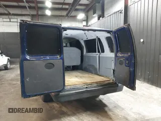 2008 Ford Econoline Passenger XL z VIN 1FBSS31L88DB31215, wystawiony jako IAAI lot #41899371 z przebiegiem 110 875 mil mil oraz . Historia ofert i sprzedaży dostępna na DreamBid. Obrazek 3.
