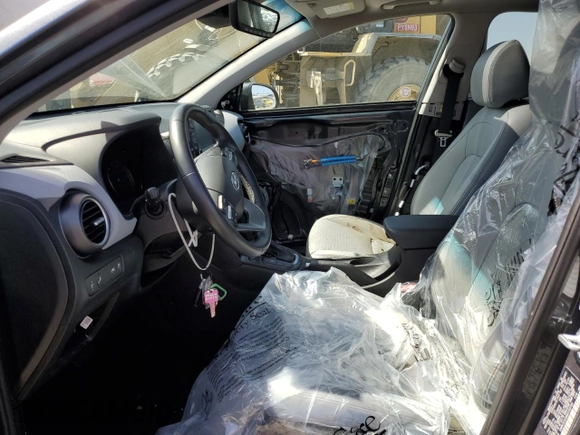 2021 Hyundai Kona Limited with VIN KM8K3CA56MU750704, listed as a Copart auction lot 48779163 with 32,834 mi miles and . Bid and sale history available at DreamBid. Image 7.