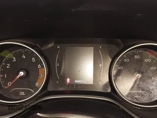 2017 Jeep Compass Latitude с VIN 3C4NJDBB7HT679661, выставлен на аукционе IAAI как лот 41886889 с пробегом 86 802 миль миль и . История ставок и продаж доступна на DreamBid. Изображение 7.
