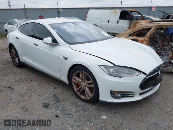 2016 Tesla Model S 90D with VIN 5YJSA1E40GF123543, listed as a IAAI auction lot 42111603 with 126,445 mi miles and . Bid and sale history available at DreamBid. Image 1.