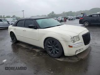2005 Chrysler 300 300 z VIN 2C3JA43R35H175126, wystawiony jako Copart lot #58218305 z przebiegiem 167 612 mil mil oraz Szkoda całkowita • Salvage title. Historia ofert i sprzedaży dostępna na DreamBid. Obrazek 4.