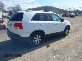2011 Kia Sorento LX with VIN 5XYKT4A18BG173907, listed as a IAAI auction lot 41895550 with 187,889 mi miles. Bid and sale history available at carsss.com. Image 4.